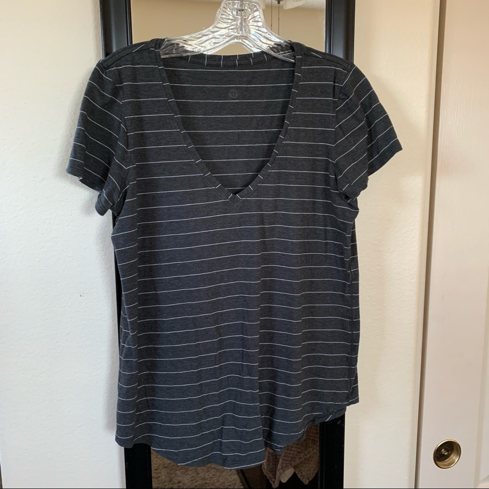 Love tee V size 6